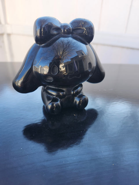 Black obsidian cat carving