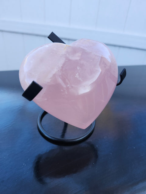 Rose quartz heart with stand