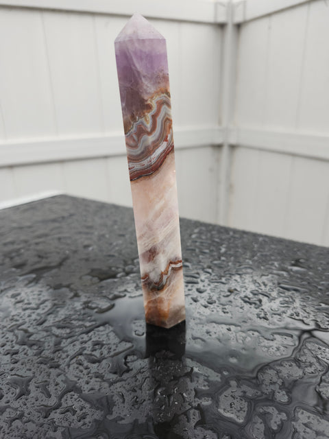 Amathyst lace agate tower