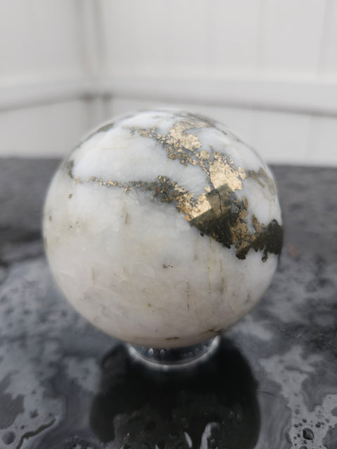 Opal,pyrite sphere