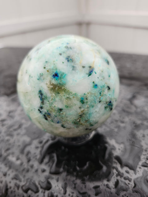 Chrysocolla in quartz