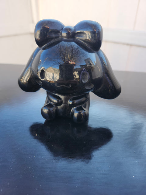 Black obsidian cat carving