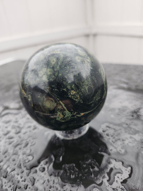 Kambamba jasper sphere