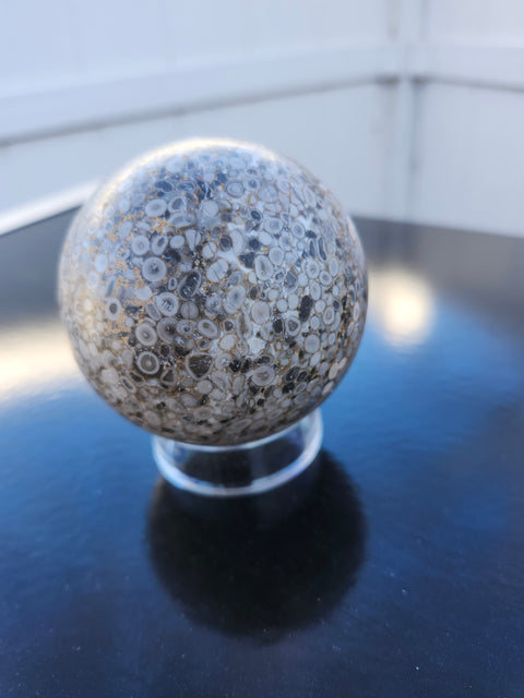 Pisolite sphere