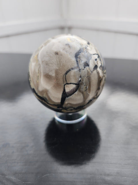 Volcanic agate sphere uv reactive