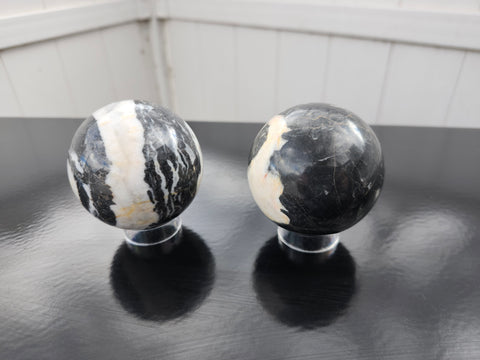 Zebra marble sphere