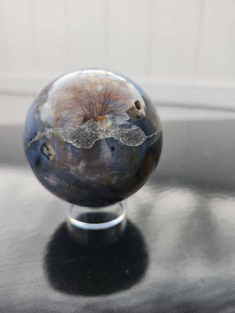 Volcanic agate sphere uv reactive